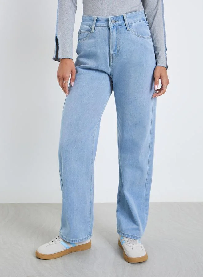ستايلي جينز بأرجل واسعة بلمسة غسيل
