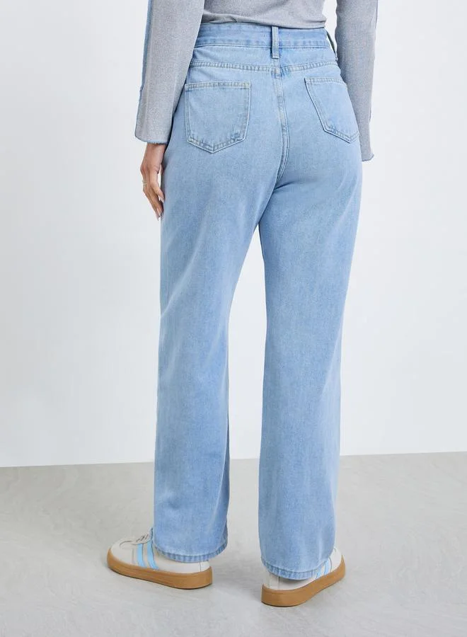 ستايلي جينز بأرجل واسعة بلمسة غسيل