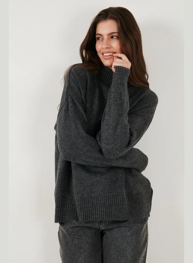 ليلا كنزة نسائية بياقة عالية من ليلا، مقاس واسع، نسيج ناعم