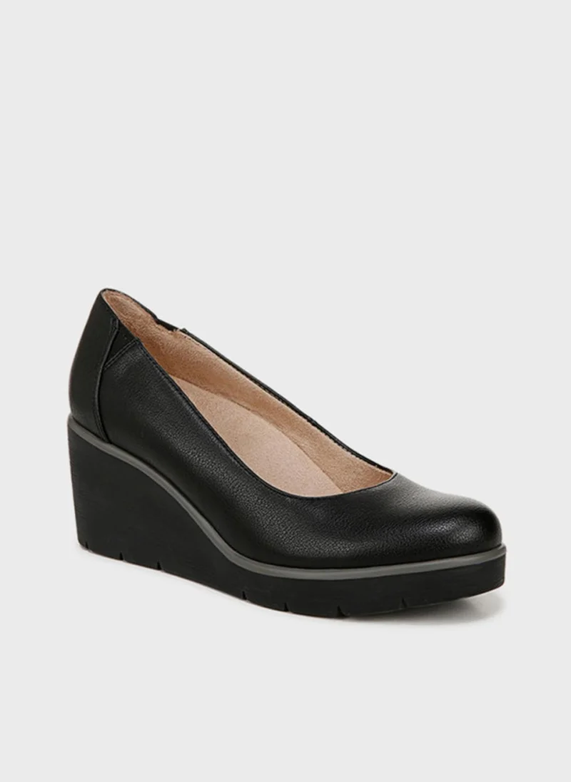 Naturalizer Womens NAABOUT-TIME Round Toe Comfort Wedge Pumps, Black