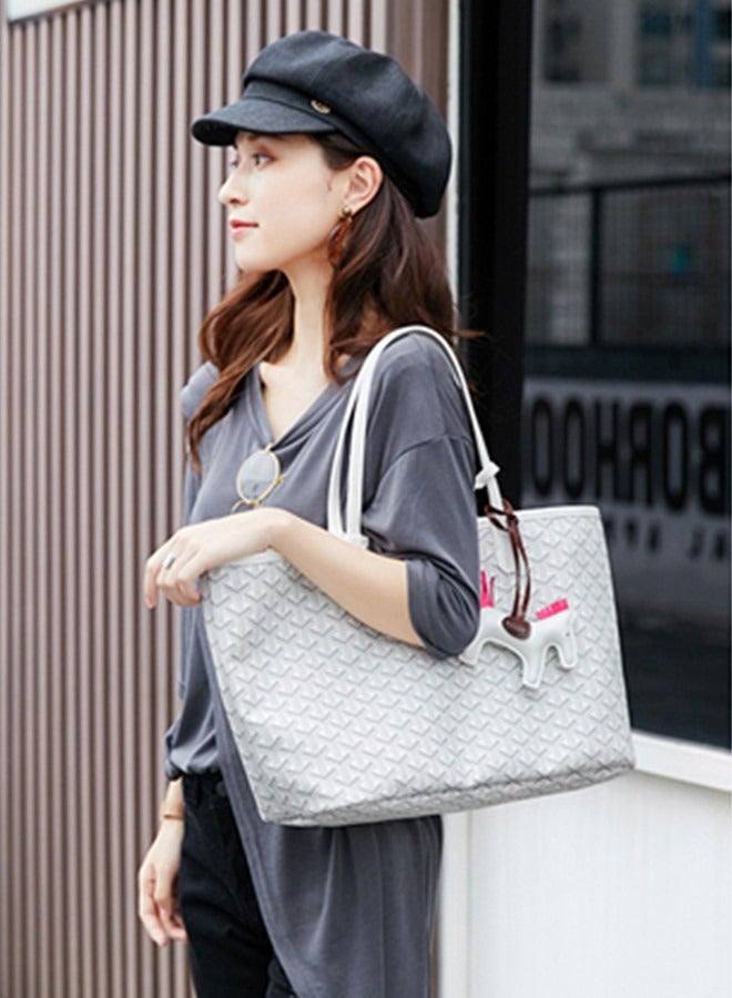 Women's Fashion Versatile Travel Bag Handbag Large Capacity Commuter Shopping Bag Tote Bag Paired with Small Bag Pony Pendant Random Color 38cm * 26cm * 18cm - Image 1