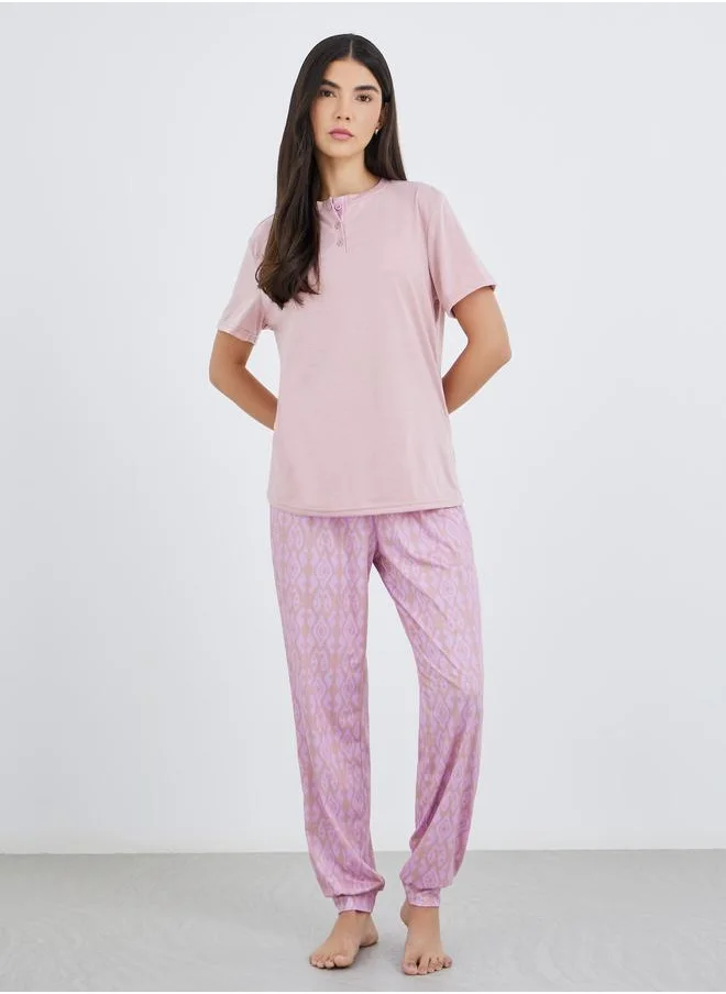 ستايلي Styli Solid Short Sleeve T-Shirt and Cuffed Pyjama Set
