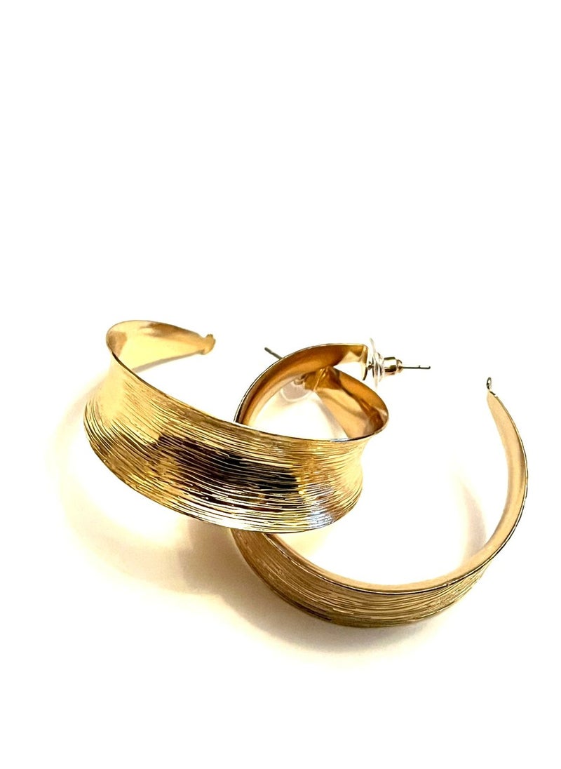 Trio Earrings - Grove Engraved Gold earrings - Image 1