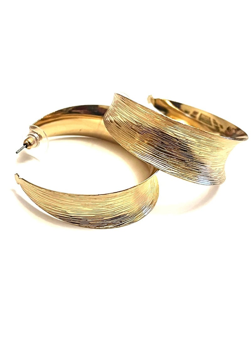 Trio Earrings - Grove Engraved Gold earrings - Image 1
