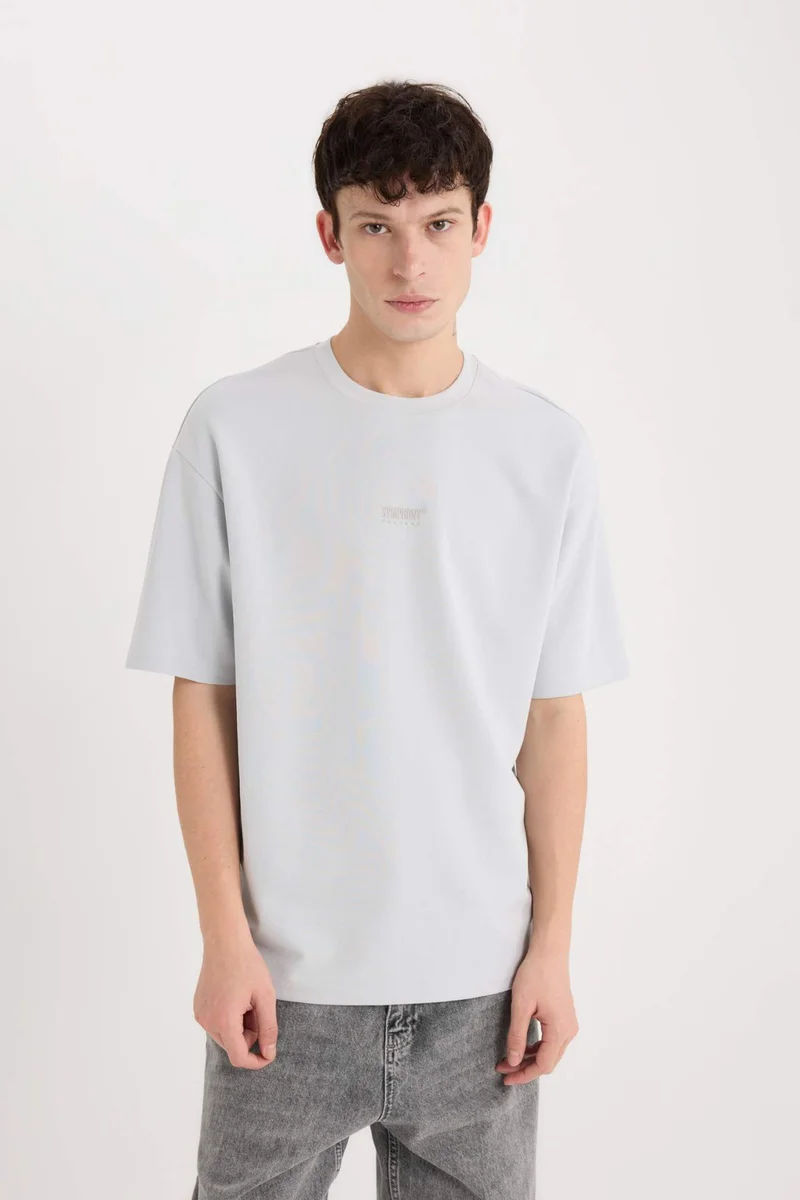 ديفاكتو Boxy Fit Crew Neck Printed Short Sleeve T-Shirt