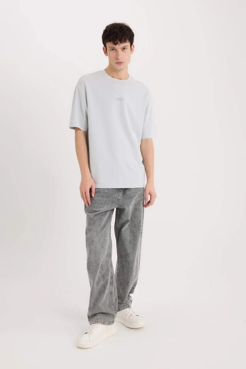 ديفاكتو Boxy Fit Crew Neck Printed Short Sleeve T-Shirt