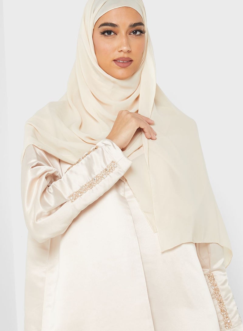 Moistreet Embellished Detail Abaya - Image 4