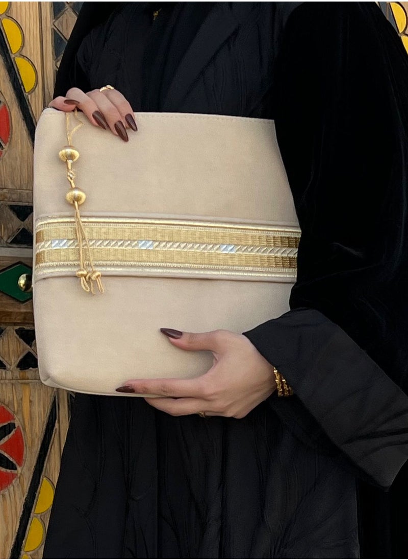 Generic - Pouch of the Bisht - Image 1