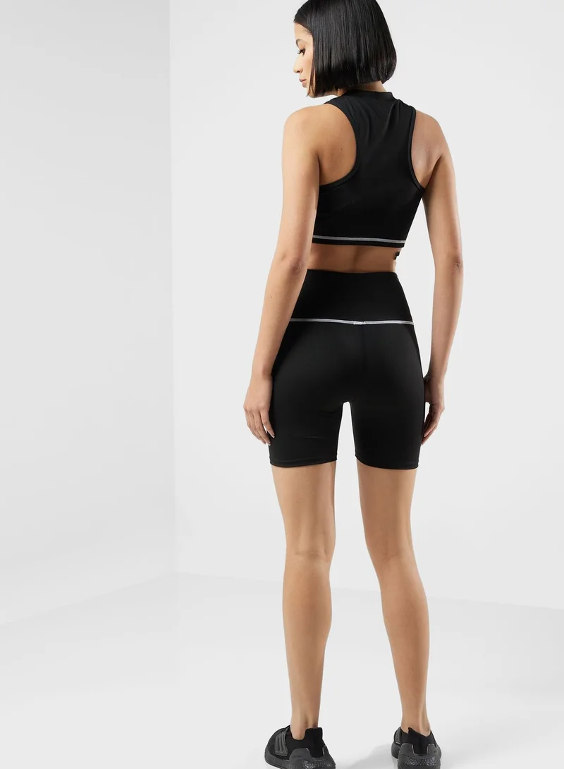FRWD Contrast Stitch Athletic Bra With Shorts Set