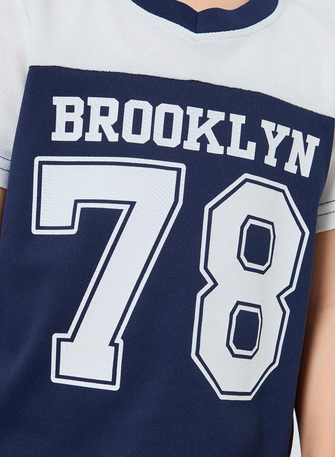 مجموعة من شورت وتيشيرت بنمط كتل الالوان