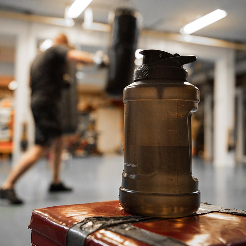 Smartshake Ultimate Jug 2100ml / 72 oz | Leak Proof Screw on lid - BPA Free, Sports Water Bottle - Perfect for Gym - 2.1 Litre Large Clear Container Sports Bottle - Black - Image 5