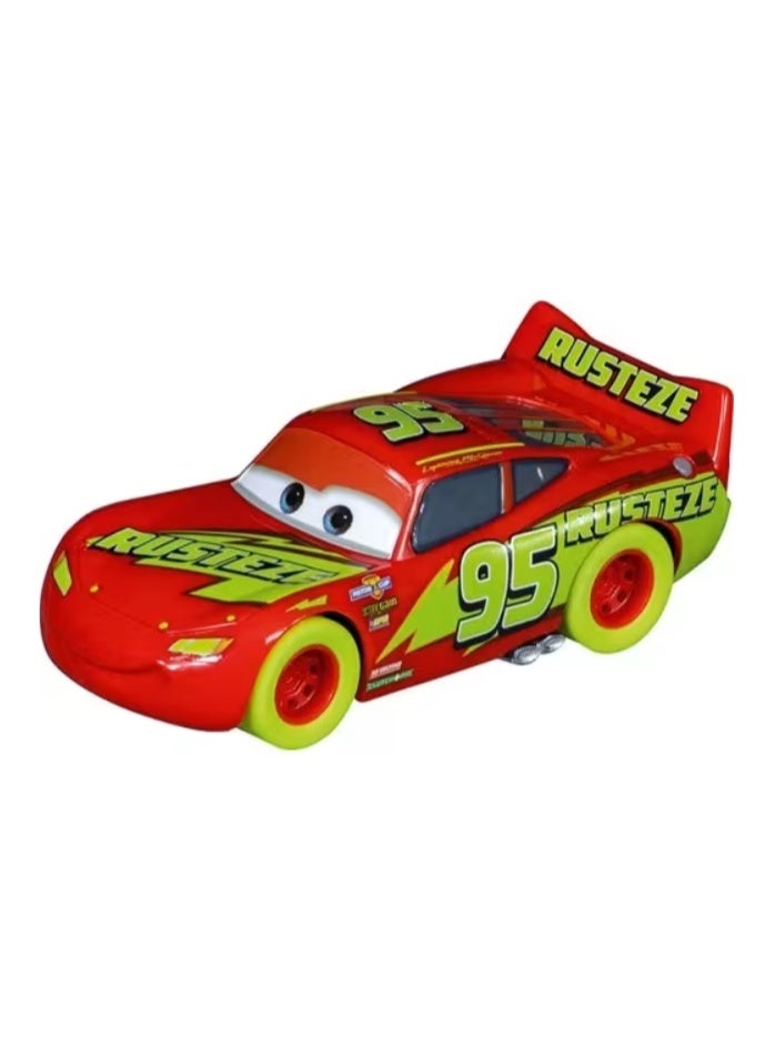 Carrera GO! Disney Cars Glow Racers Lightning McQueen vs Jackson Storm Battery-Operated Slot Car Set, 1:43 Scale - Image 4