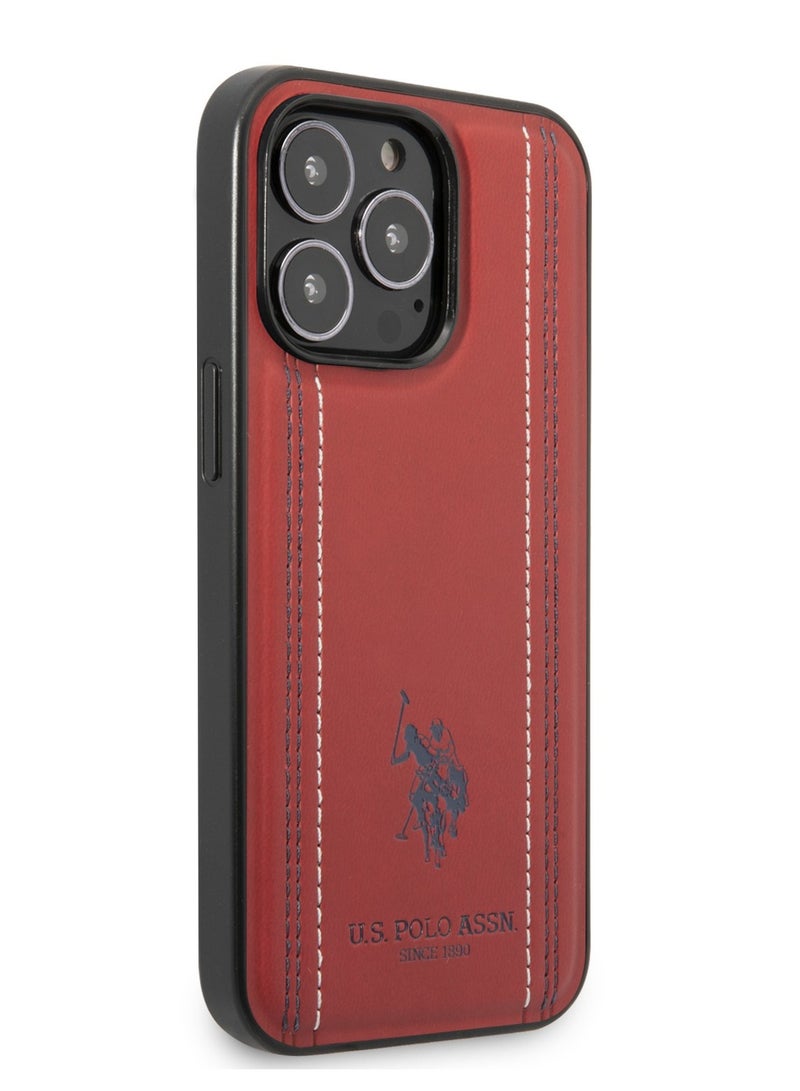 يو اس بولو جراب iPhone 14 Pro مصنوع من جلد البولي يوريثان مع خطوط مخيطة وخط مزدوج وشعار حصان - أحمر - Image 4