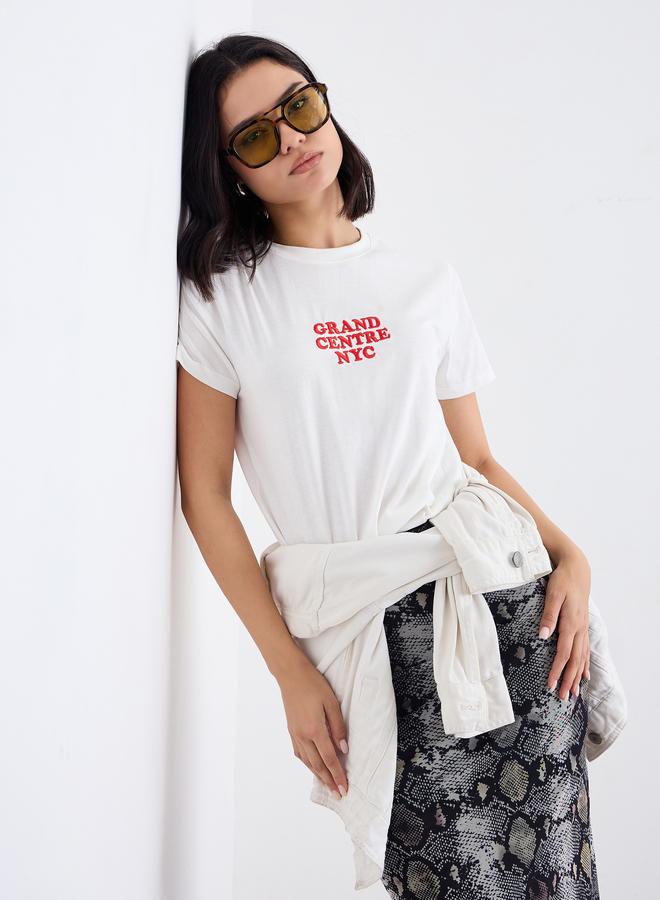 Styli Embroidered Detail Regular Fit T-Shirt - Image 5