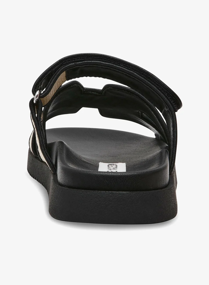 STEVE MADDEN Classic Open-Toe Triple Strap Flat sandals