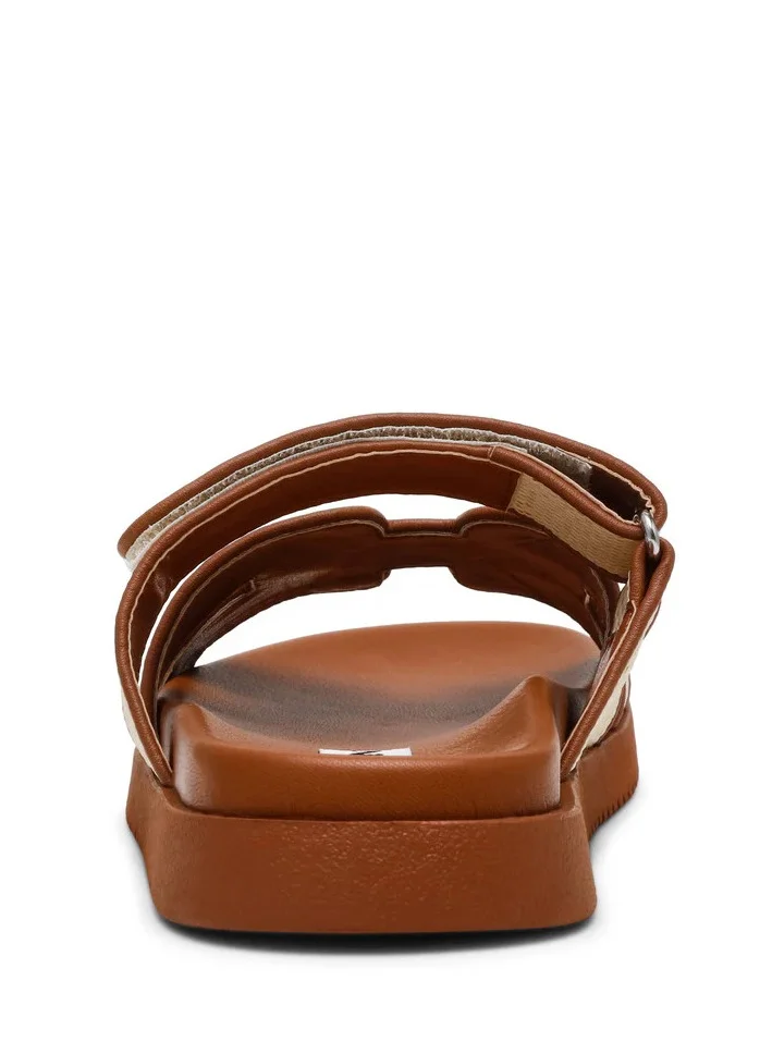 ستيف مادن صنادل مسطحة كلاسيكية بثلاثة أشرطة مفتوحة من الأمام