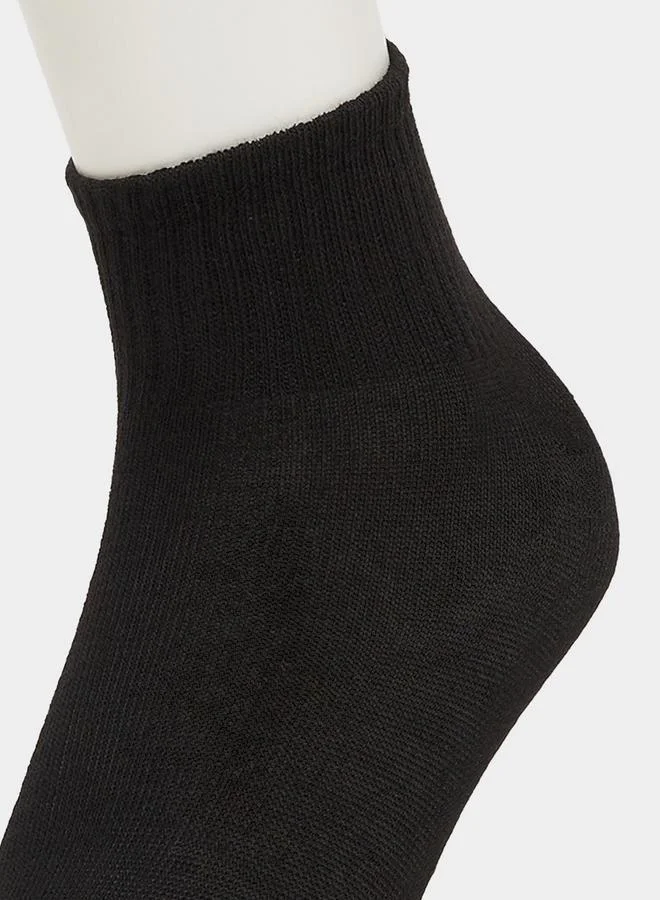 Styli Styli Set of 5 - Solid Crew Socks