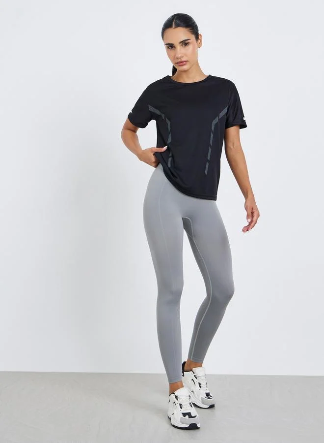 Styli Active Women Black Reflective Print Top