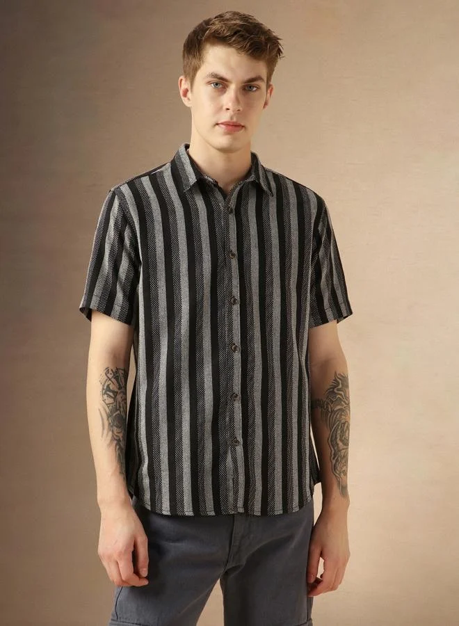 Dennis Lingo Dennis Lingo Striped Relaxed Fit Spread Collar Shirt