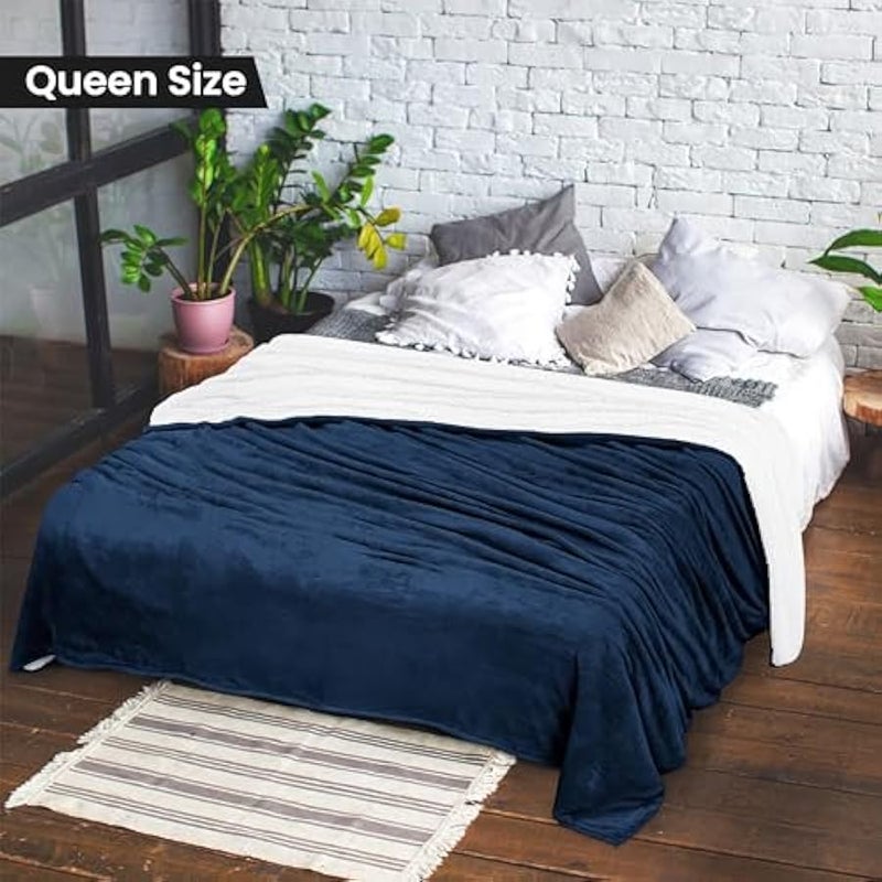 Loquat Sherpa Bed Blanket Queen Size Navy 480GSM Plush Blanket Fleece Reversible Blanket for Bed and Couch (90x90 Inches) - Image 2