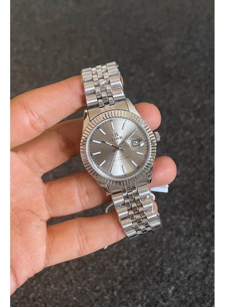 أم كاي مارت ساعة رجالية بتصميم كلاسيكي باللون الفضي والرصاصي - Image 1