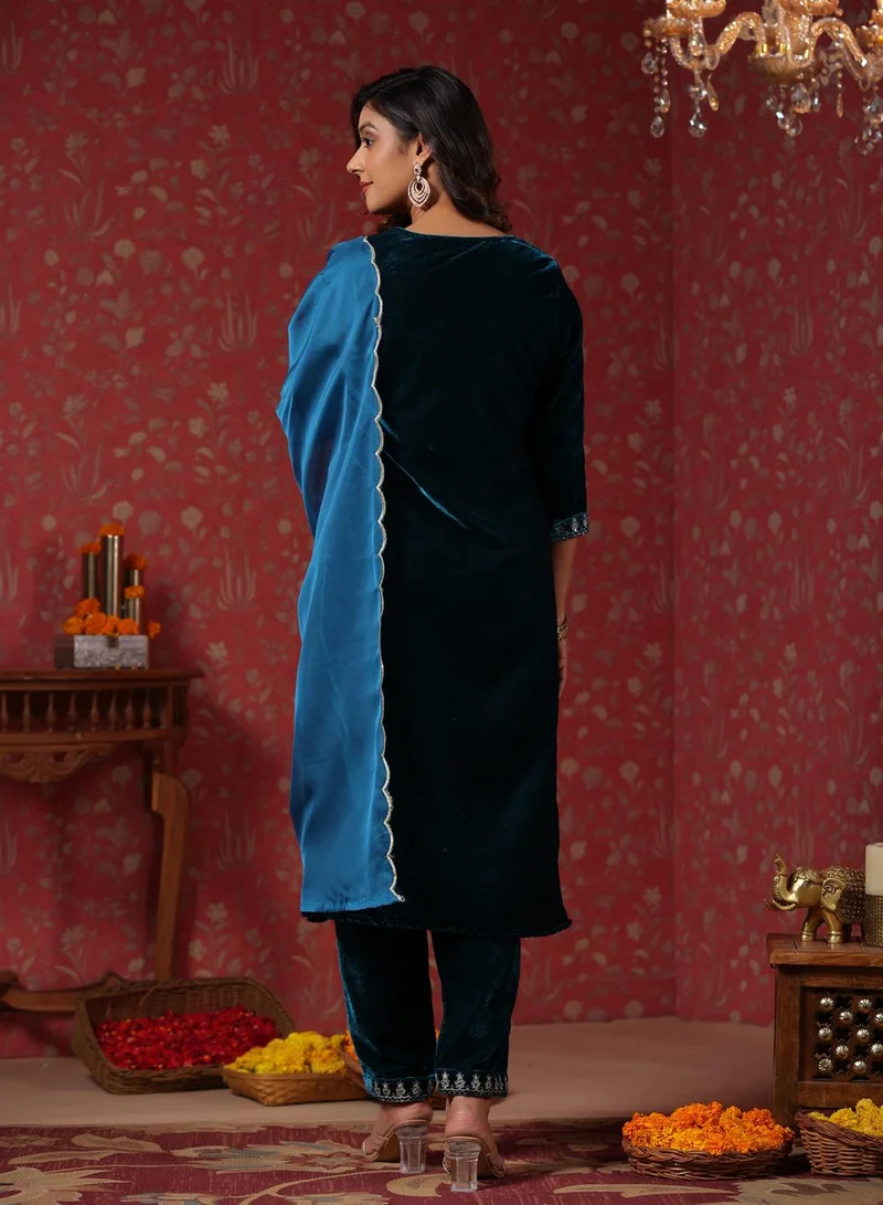 ISHIN Women's Teal 100% Cotton Yoke Design Straight Fit Kurta Set