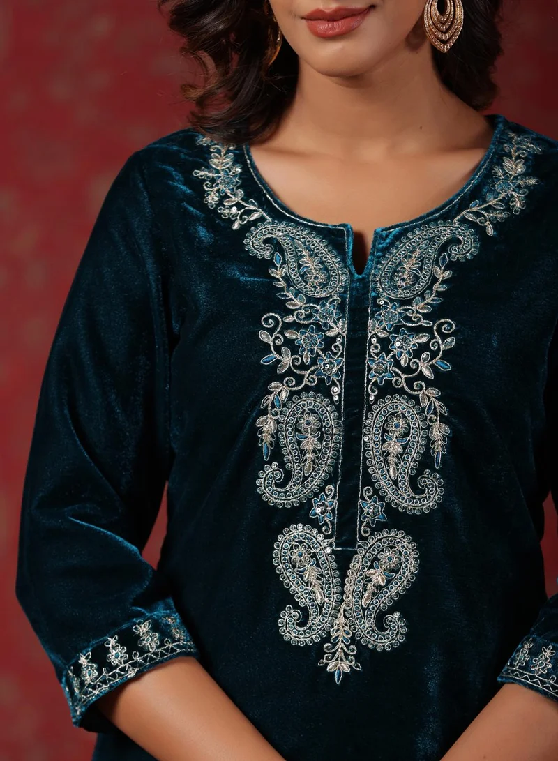 ISHIN Women's Teal 100% Cotton Yoke Design Straight Fit Kurta Set