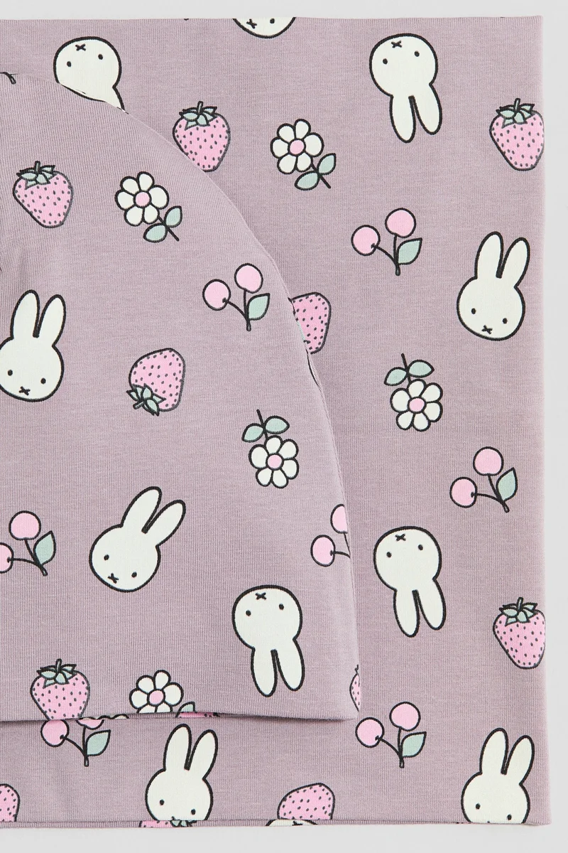 H&M 2-piece beanie and tube scarf set