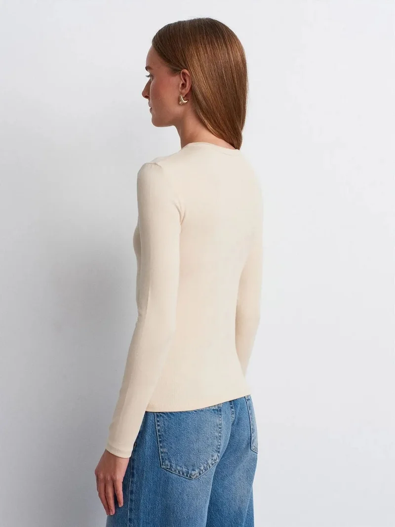 Dilvin DILVIN Ribbed Crew Neck Button Blouse