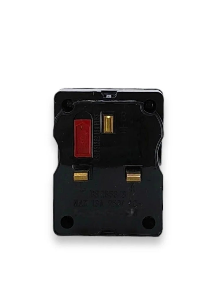 Square adaptor with three black sockets - Image 3