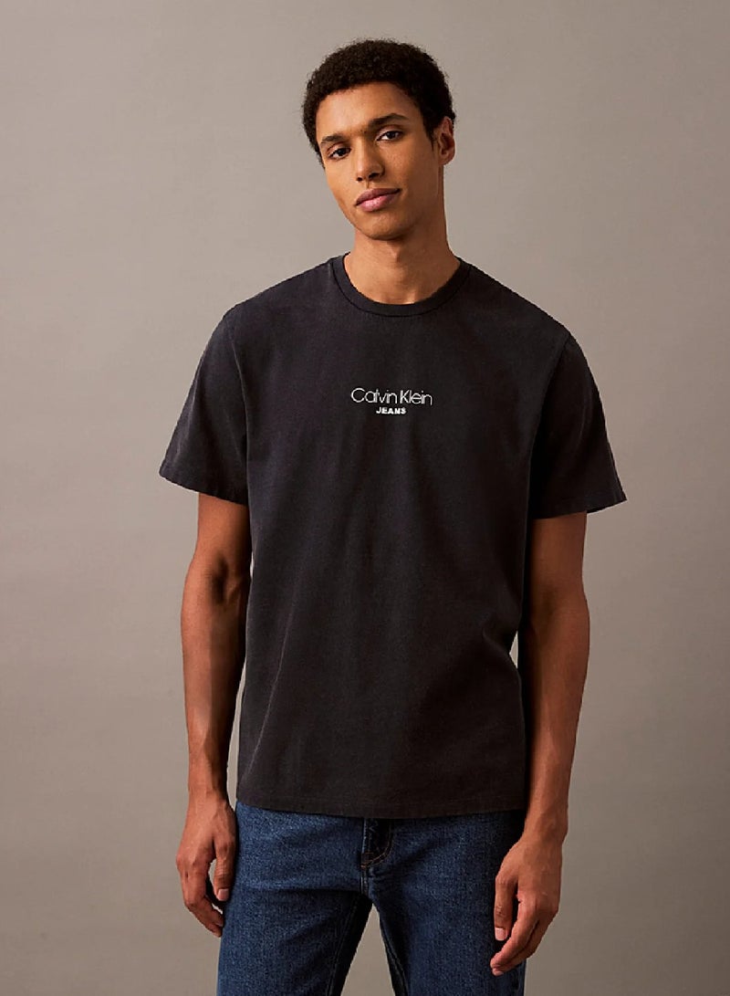 كالفن كلاين جينز تيشيرت بشعار بنمط باهت - Image 2