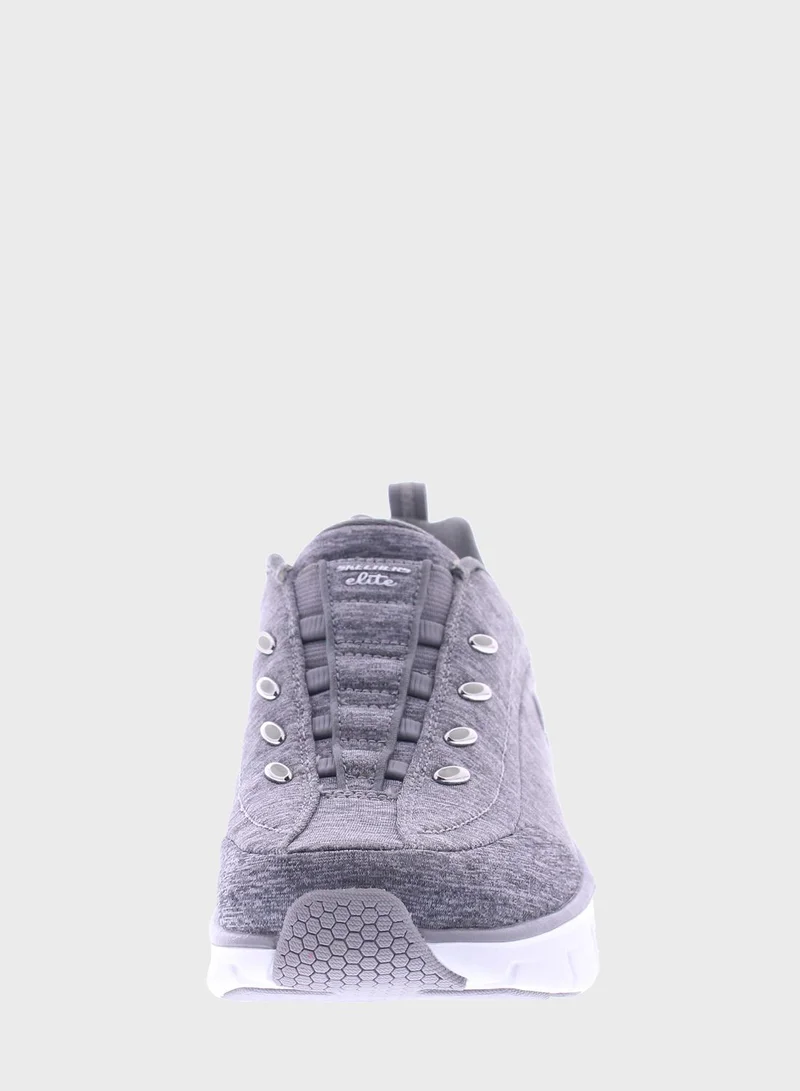 SKECHERS Synergy 3.0