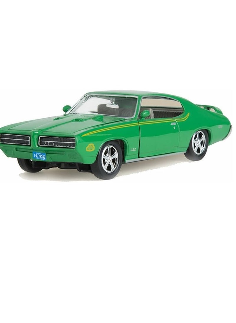 MOTORMAX 1969 Pontiac GTO Judge Green 1/24 Scale Diecast Toy Car Model - Image 1