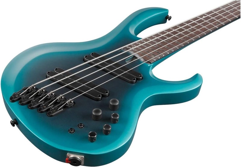 ايبانيز غيتار باس بخمسة أوتار من إيبانيز BTB605MS-CEM بلون أزرق سماوي لامع - Image 3