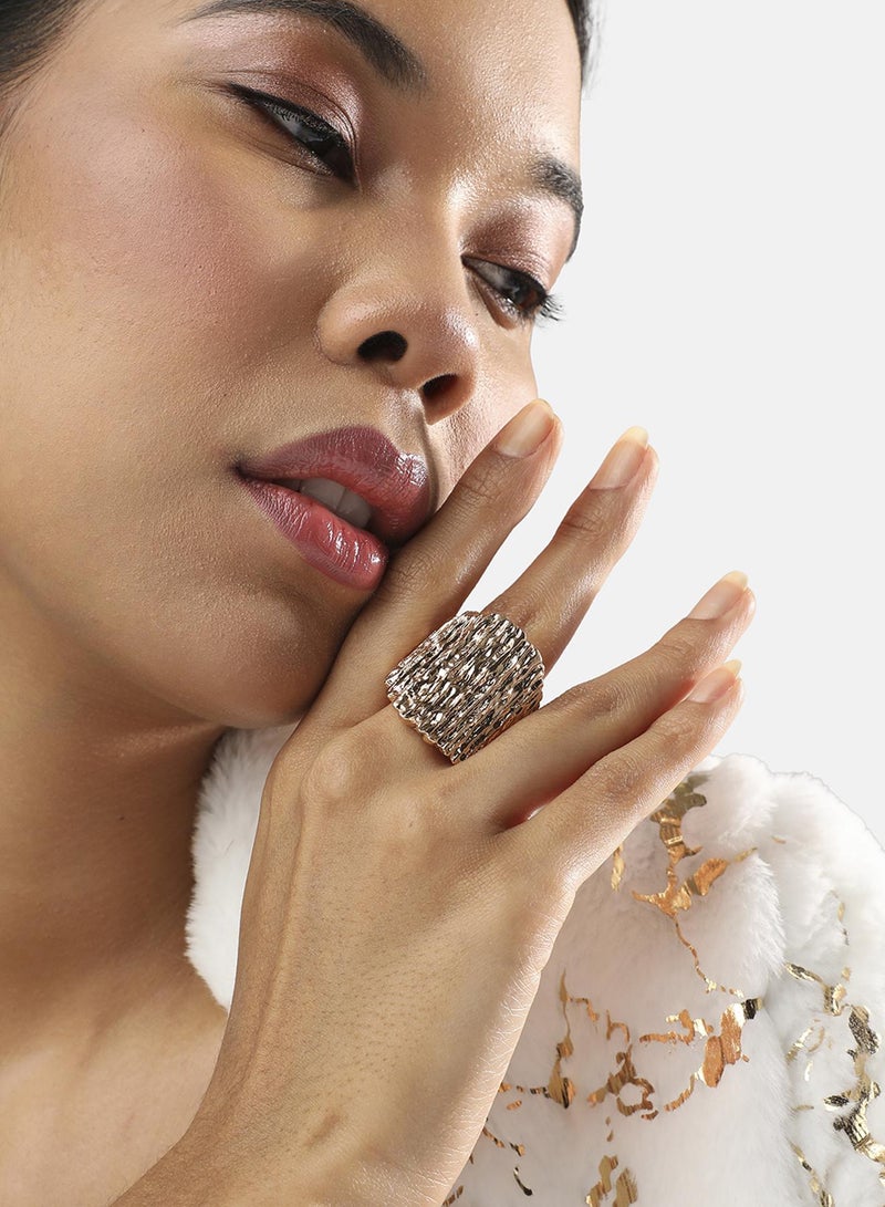 SOHI Dented Bar Artificial Cocktail Ring Jewellery - Image 1