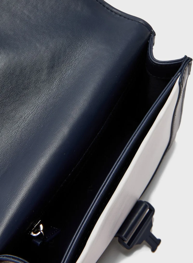 TOMMY JEANS Item Flap Crossbody