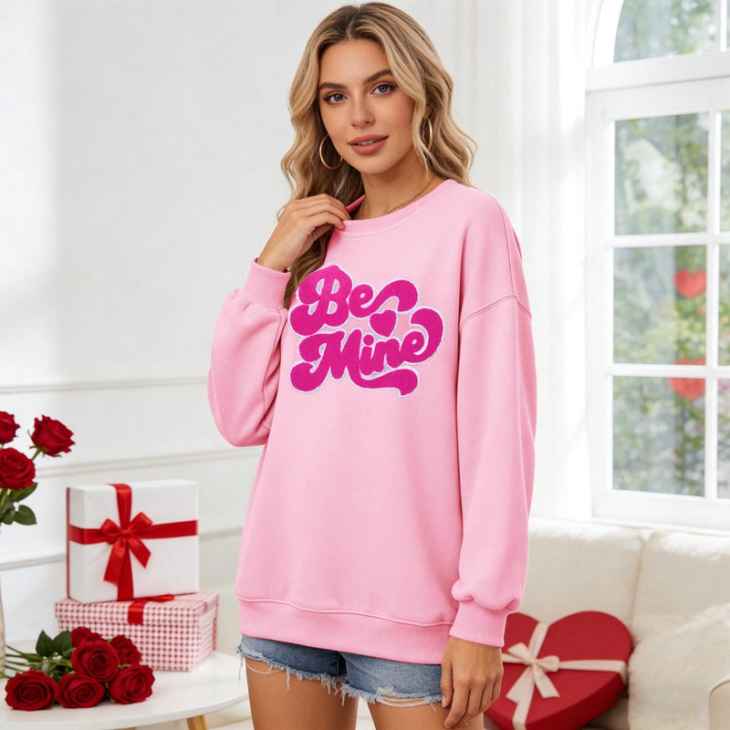 VILOVE Valentine Sweatshirts for Women Be Mine Glitter Patch Valentine Shirts Oversized Love Heart Holiday Outfits Pink - Image 3