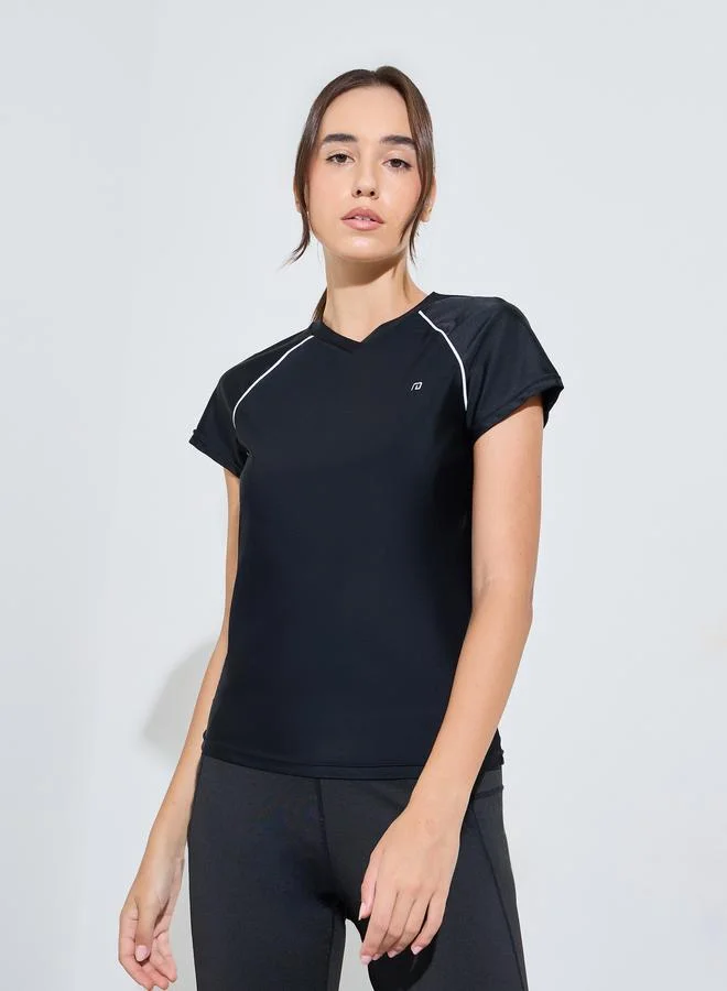 ستايلي Black Logo Contrast Shoulder Seam Detail Short Sleeve Top