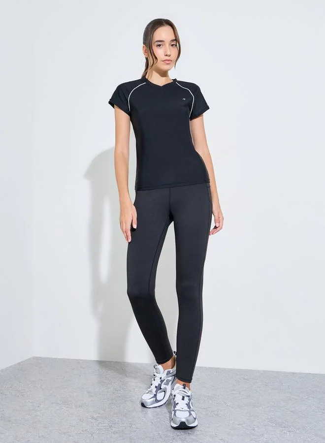 ستايلي Black Logo Contrast Shoulder Seam Detail Short Sleeve Top