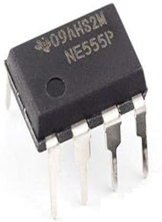 IC - IC NE555P 555 Timers in 8-DIP - Image 1
