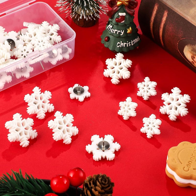 كلاراكو 30 قطعة من دبابيس دفع ندفة الثلج لعيد الميلاد، دبابيس لوحة الفلين الزخرفية، دبابيس إبهام مقاس 1 بوصة و0.7 بوصة للوحة الإعلانات، ديكورات عيد الميلاد الشتوية في المكتب والمنزل (أبيض) - Image 2