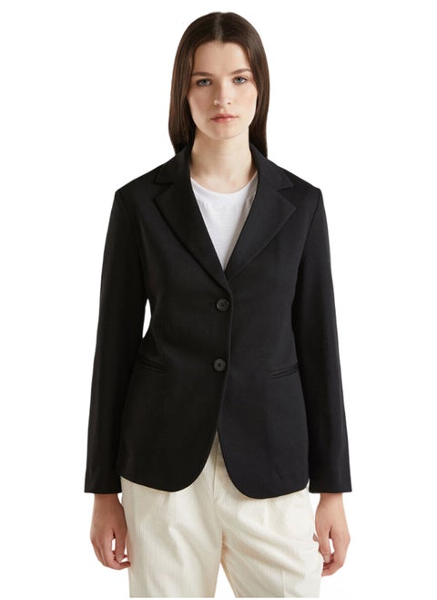 collar and two-button opening Blazer
