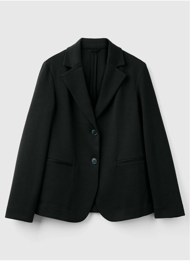 collar and two-button opening Blazer