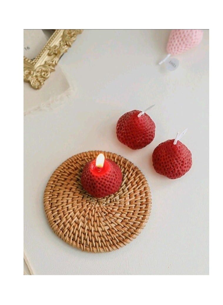 A modern strawberry scented candle - Image 2