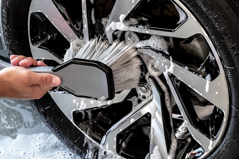 Viking فرشاة غسيل السيارات VIKING - فرشاة العجلات والرفارف، مقبض قصير لتنظيف الإطارات لتفاصيل السيارة، 10.3 بوصة، رمادي/أسود - Image 5