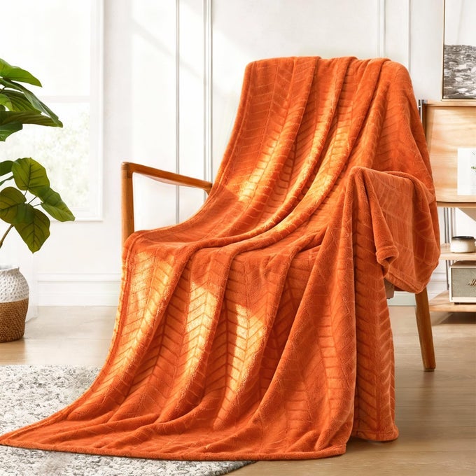 SOFT FLANNEL FLEECE THROW BLANKET BURNT ORANGE 50X70 INCHES LIGHTWEIGHT MICROFIBER CHEVRON PATTERN BLANKETS FOR SOFA COUCH BED FLUFFY WARM COZY DECORATIVE