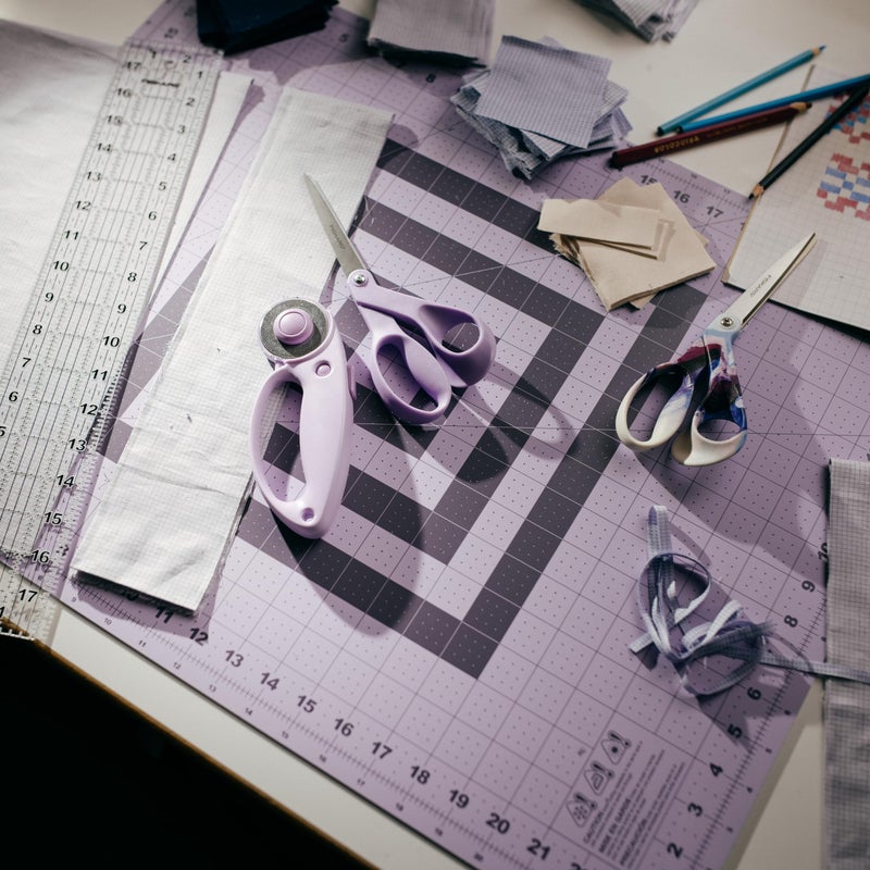 Fiskars Self Healing Cutting Mat with Grid for Sewing, Quilting, and Crafts - 18" x 24 Grid Lilac/Mountain Haze - Image 3