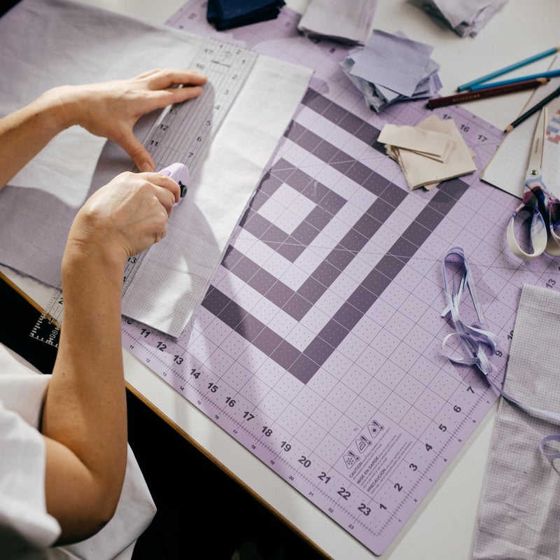 Fiskars Self Healing Cutting Mat with Grid for Sewing, Quilting, and Crafts - 18" x 24 Grid Lilac/Mountain Haze - Image 5