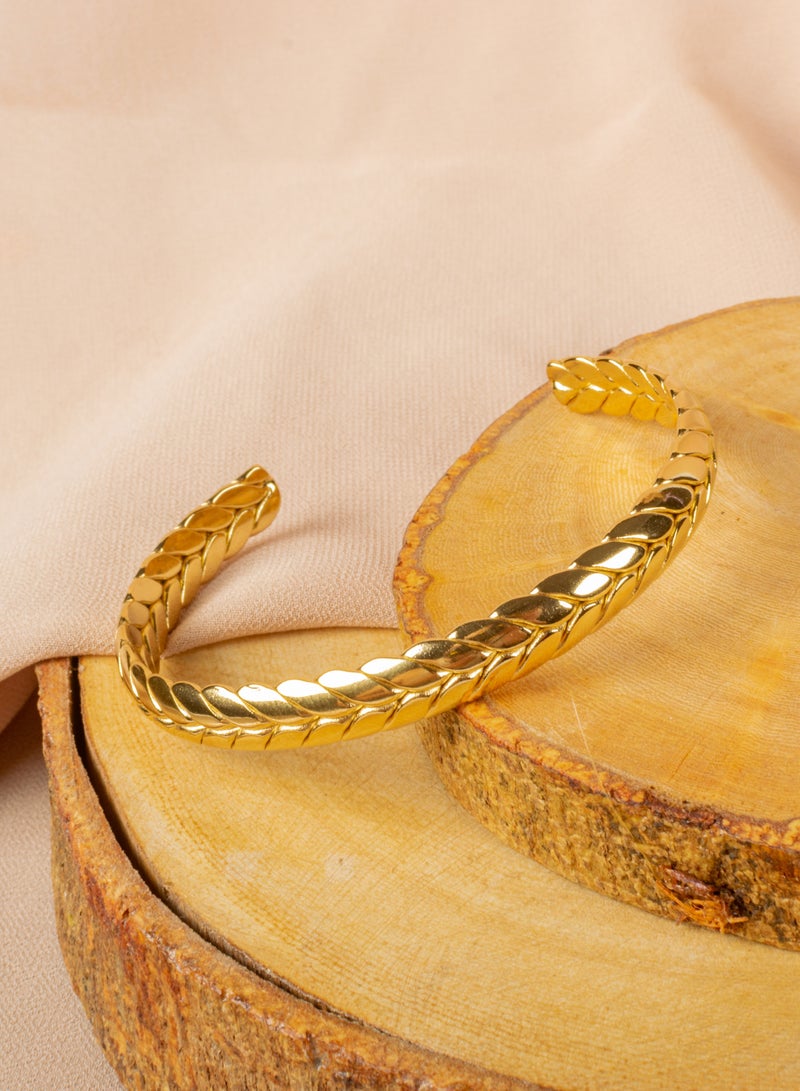 The Black Pearl Accessories Free Size Stainless Steel Golden Bracelet For Him - Image 3