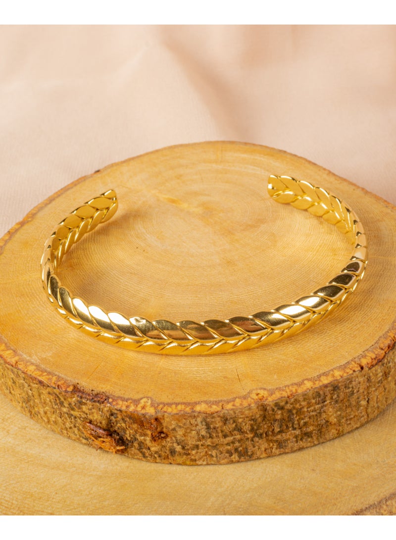 The Black Pearl Accessories Free Size Stainless Steel Golden Bracelet For Him - Image 2